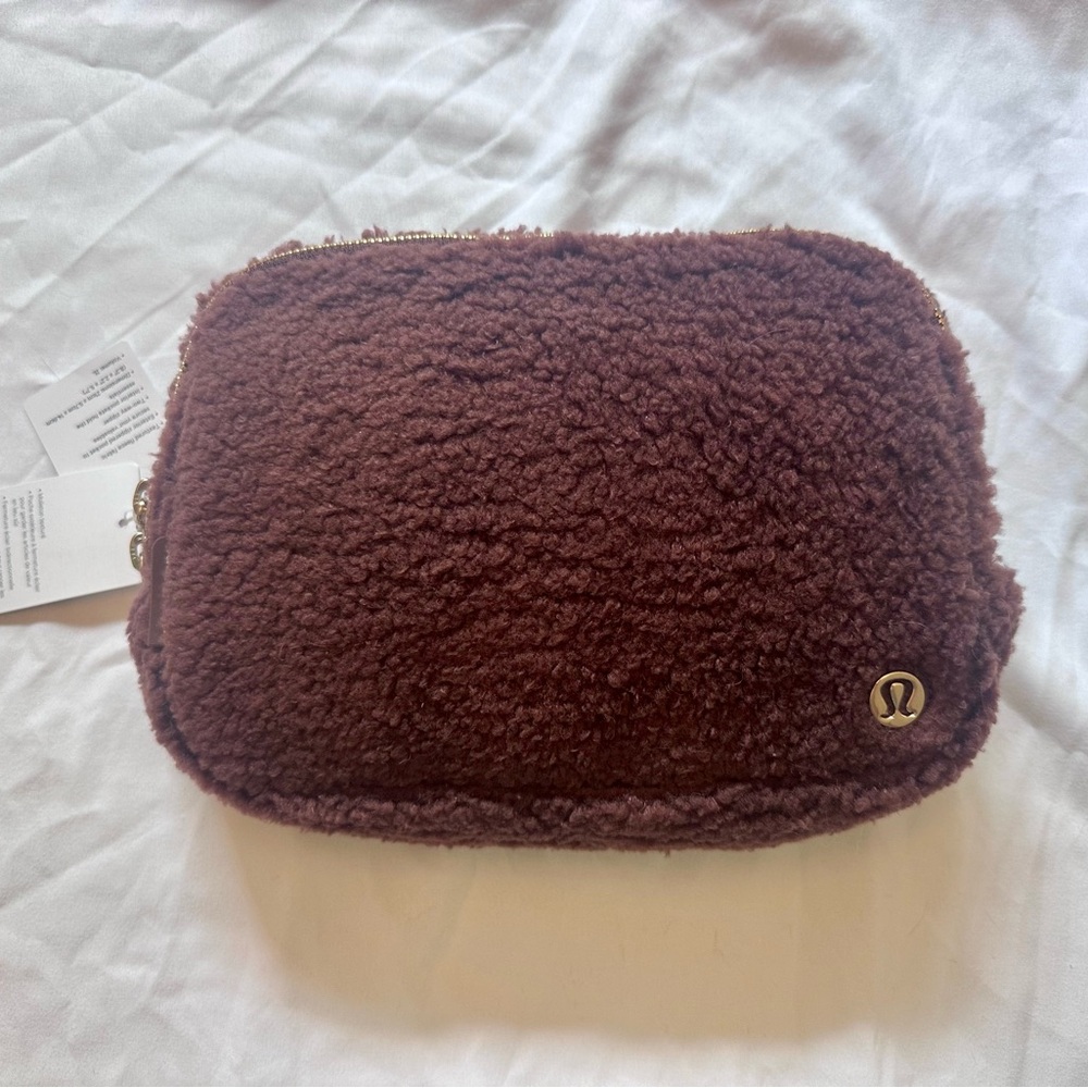 Lululemon 2L Fleece belt bag